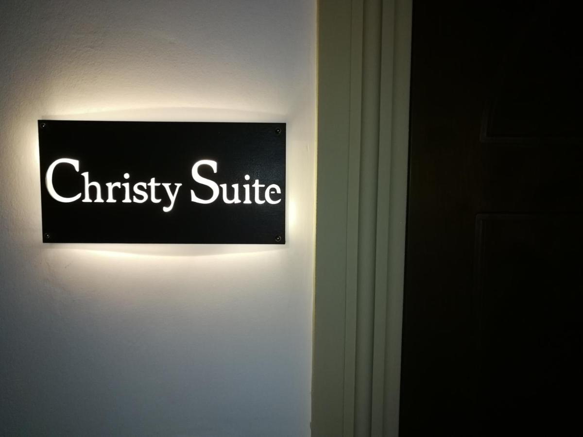 Christy Suite Elegante appartamento nel centro storico di Anzio Esterno foto