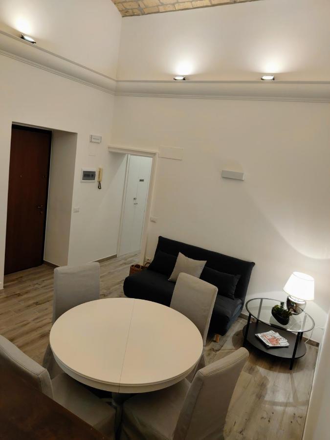 Christy Suite Elegante appartamento nel centro storico di Anzio Esterno foto